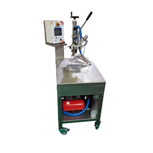 LLENADORA SEMIAUTOMÁTICA DE BOLSAS MOD. BB20 PARA ACEITE